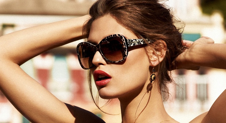 стильные солнечные женские очки